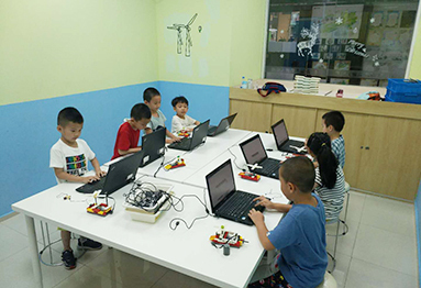 機器人課程介紹_3-18歲小孩機器人課程是怎樣?