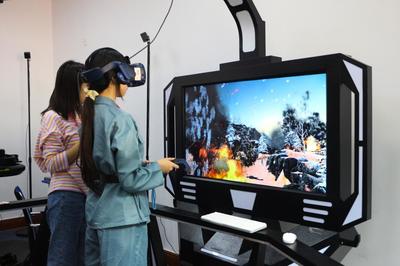 “紅色VR+四史教育”學(xué)院開展體驗式紅色思政教育