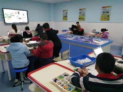 科技點燃夢想創新引領未來——盱眙縣舊鋪小學科技教育之機器人社團_活動